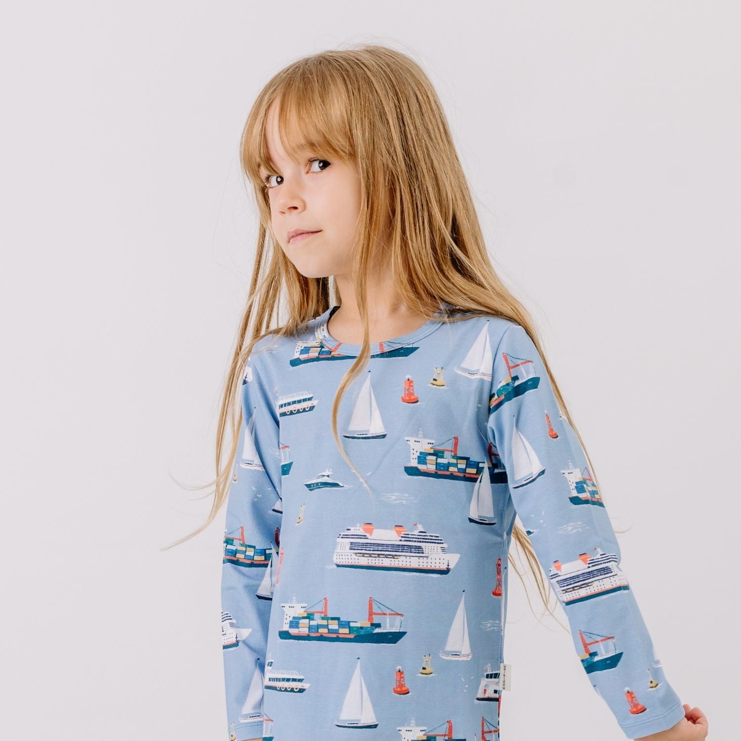 Marine Adventures Shirt für Kinder – Walkiddy nachhaltige Kindermode aus Bio-Baumwolle