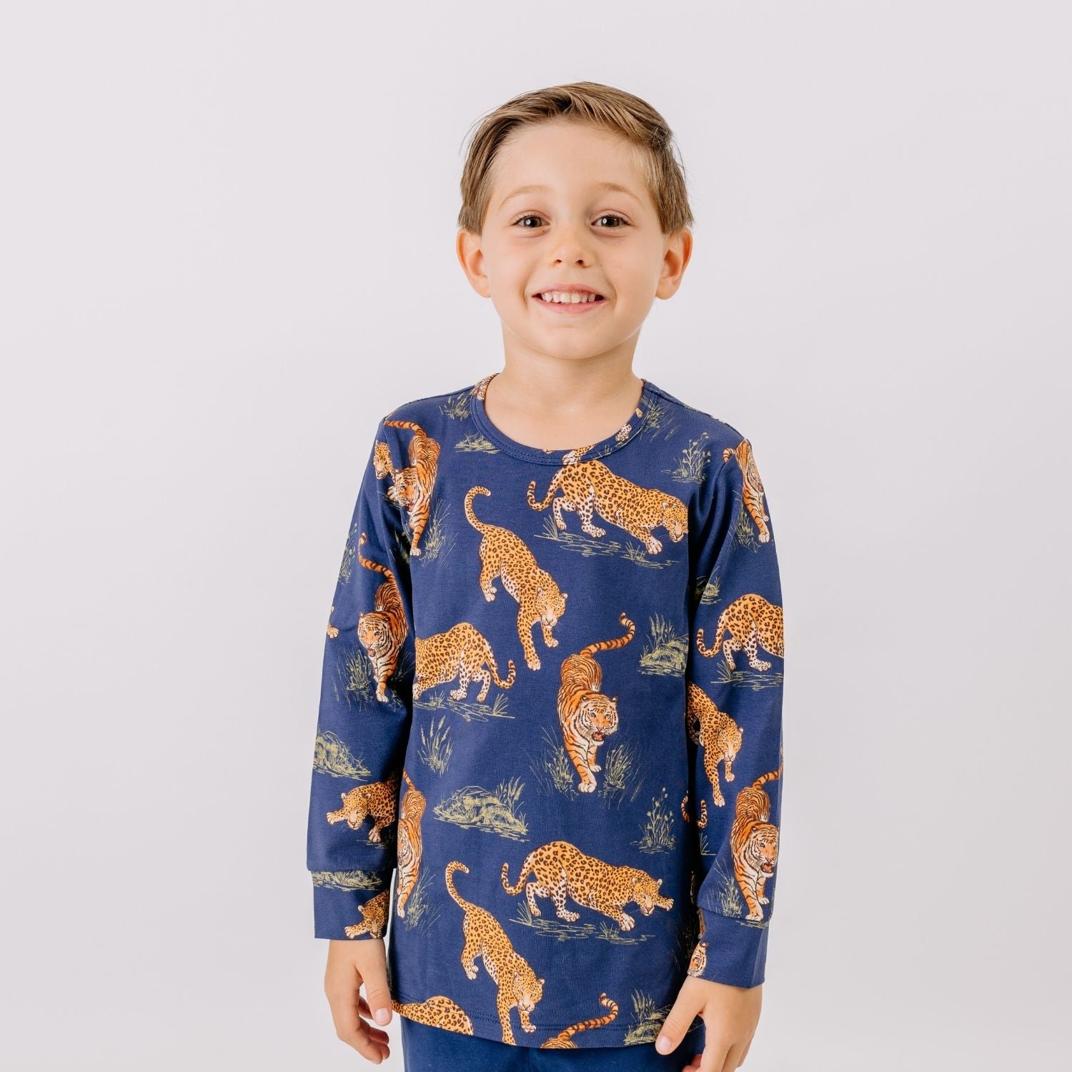 Tigers and Leopards Schlafanzug für Kinder – Walkiddy nachhaltige Kindermode aus Bio-Baumwolle